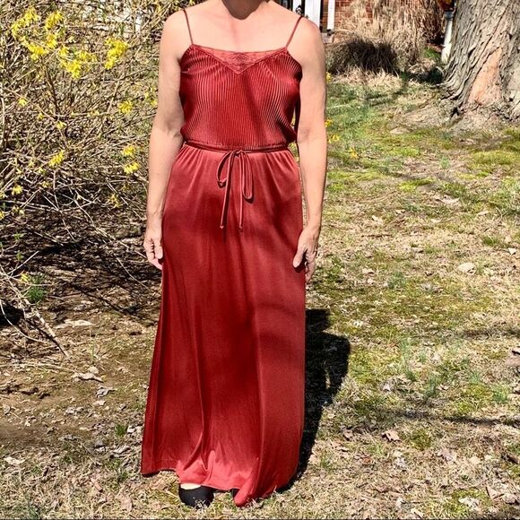 Vtg 70s maroon polyester maxi dress/2 jackets - Picture 5 of 8